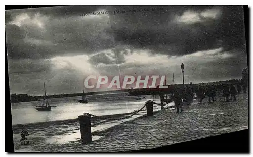 Cartes postales St Malo L avant port au clair de lune