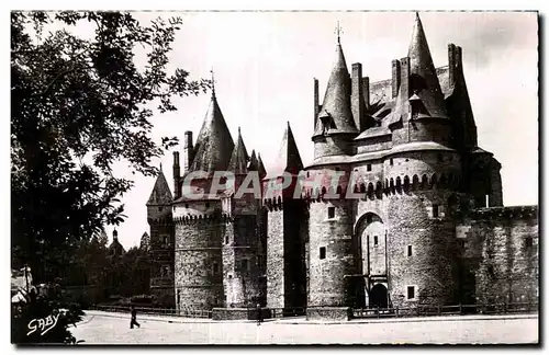 Cartes postales Vitre Le Chateau Forteresse Mayenageuse