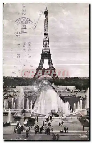 Cartes postales Paris La Eiffel etles containes du palais de Chaillot