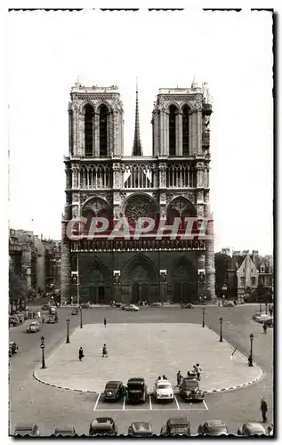 Cartes postales Paris La Cathedrale Notre Dame la Facade et le Parvis