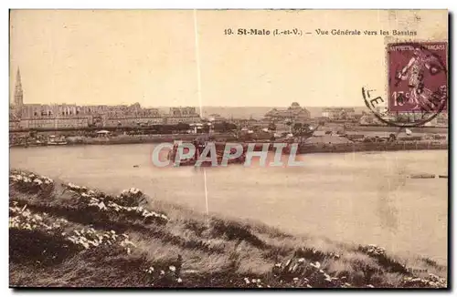 Ansichtskarte AK Saint Malo Vue Generale vers les Bassins Bateau