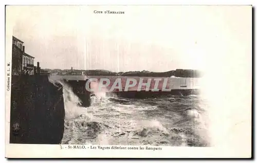 Ansichtskarte AK St Malo Les Vagues deferlant contre les Remparts