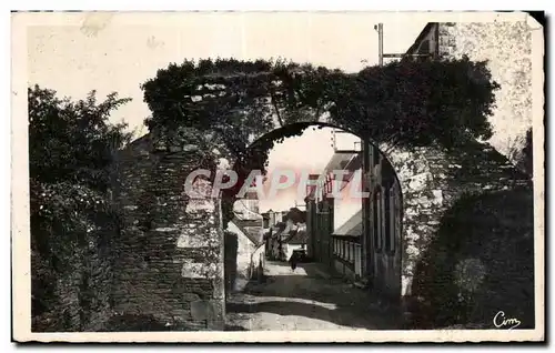 Cartes postales Rochefort en Thrre Une des Vieilles Portes de la Ville
