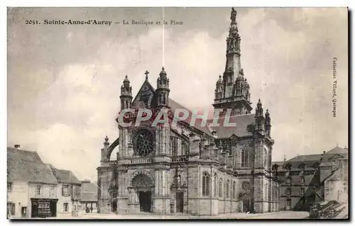 Cartes postales Sainte Anne d Auray La Basilique et la Place