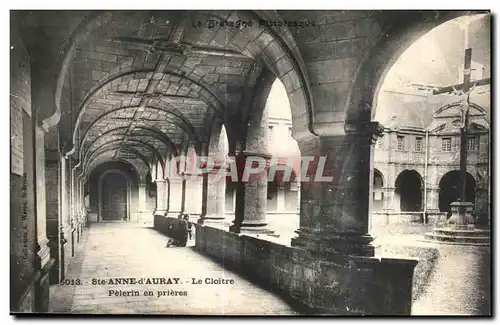 Ansichtskarte AK Ste Anne d Auray Le Cloitre Pelerin en prieres