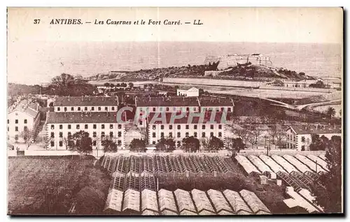 Ansichtskarte AK Antibes les Casernes et le Fort Carre