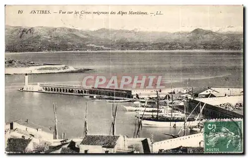 Ansichtskarte AK Antibes Vue sur les Cimes neigeuses des Alpes Maritimes Bateau