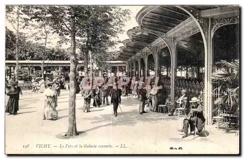 Cartes postales Vichy Le Parc et la Galerise couverte