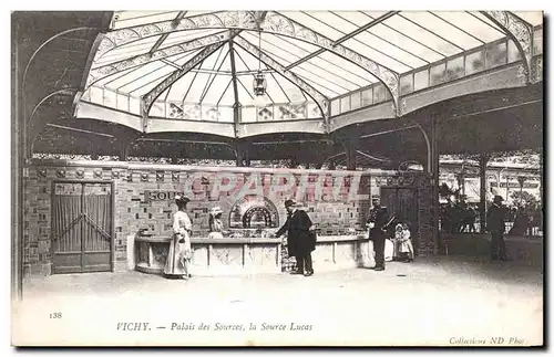 Cartes postales Vichy Palais des Sources la source Lucas