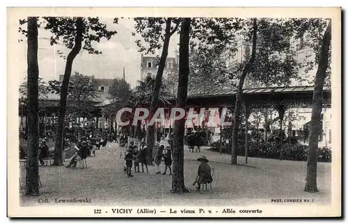 Cartes postales Vishy Allier Le Vieux Parc Allee couvert Enfants