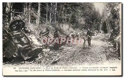 Ansichtskarte AK Guerre 1914 1915 Dans la Foret of Villers Cotterets Militaria Convoi automobile allemand incendi