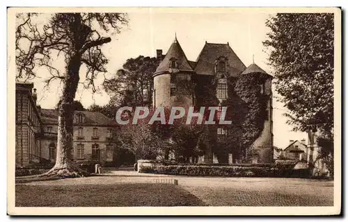 Ansichtskarte AK Vic sur Aisne Le Donjon et le Chateau vue sur de la Cour