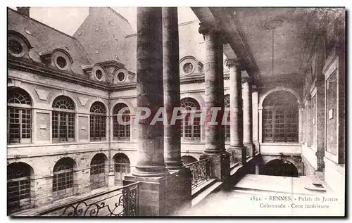 Ansichtskarte AK Rennes Palais de Justice Colonnade Cour interieure