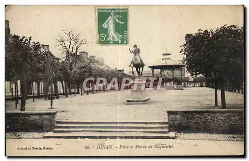 Cartes postales Dinan Place et Statue de Duguesclin