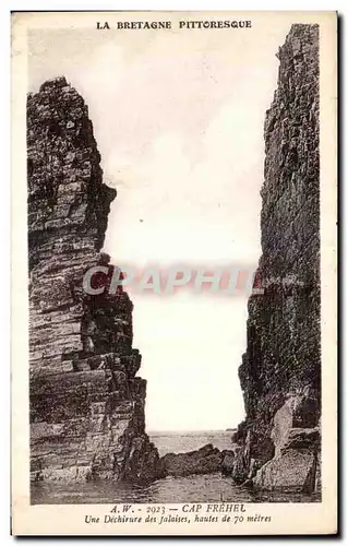 Cartes postales Cap Frehel Une dechirure des falaises Hautes de 70 Meters