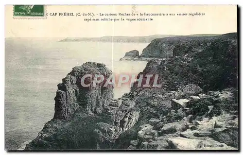 Cartes postales Cap Frehel Le Curieux Rocher de la Fauconniere a aux Assises Regulieres Sape Sans Relache par la