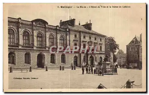 Ansichtskarte AK Quimper Le Musee L Hotel de Ville et la Statue de Laennec