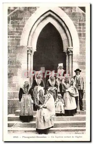 Ansichtskarte AK Plougastel Daoulas Un Bapteme Sortant de l Eglise