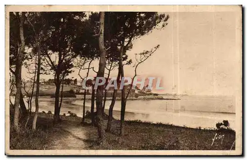 Cartes postales Perros Guirec (Cotes du Nord) La Plage de Trestraou vue a travers les pins