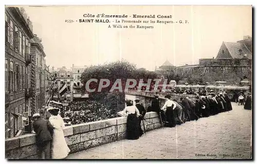 Ansichtskarte AK Cote d Emeraude Emerald Coast Saint Malo La Promenade sur les remparts