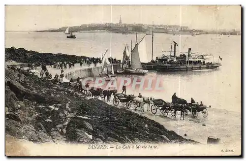 Cartes postales Dinard La Cale a Maree basse Bateau Caleches