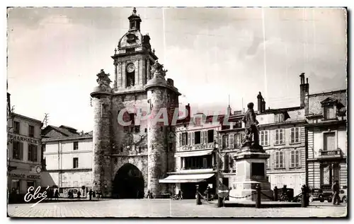 Ansichtskarte AK La Rochelle La Tour de la Grosse Horloge et la Statue de l Amiral Duperre