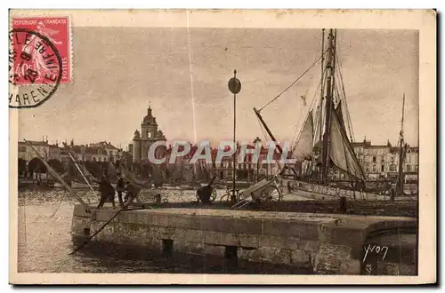 Ansichtskarte AK La Rochelle Une Vue des Quais Bateaux