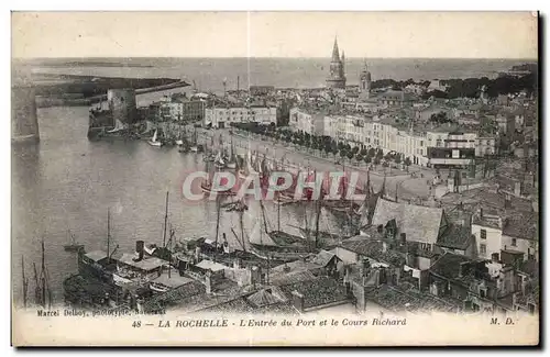 Cartes postales La Rochelle L Entree du Port et le Cours Richard Bateaux