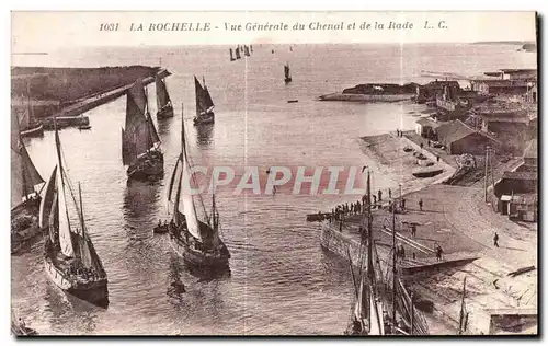 Ansichtskarte AK La Rochelle Vue Generale du Chenal et la Rade Bateaux