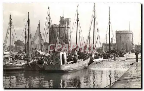 Ansichtskarte AK La Rochelle Entree du Port Bateaux