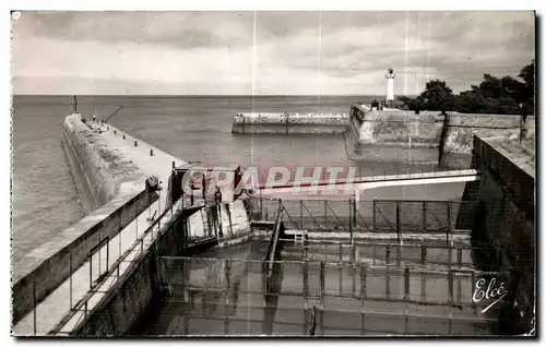 Cartes postales ILe De Re (Chte mme) St Martin De Re La sortie du Port les Fortifivcations de Vauban et le Phare