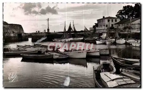 Ansichtskarte AK ILe D Oleron Chte Mme Le Chateau Une vue du Port