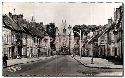 Cartes postales Villeneuve Sur Yonne Rue Carnot Porte de Sens