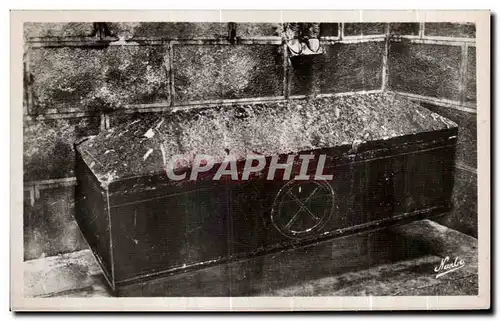 Cartes postales Arles Sur Tech Parvis de I Eglise Sarcophage antique (V siecle) dit la Sainte Tombe contenant I