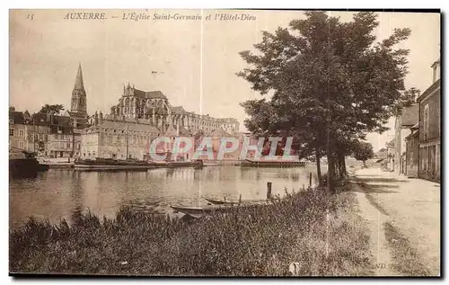 Ansichtskarte AK Auxerre L Eglise Saint Germain et l Hotel Dieu