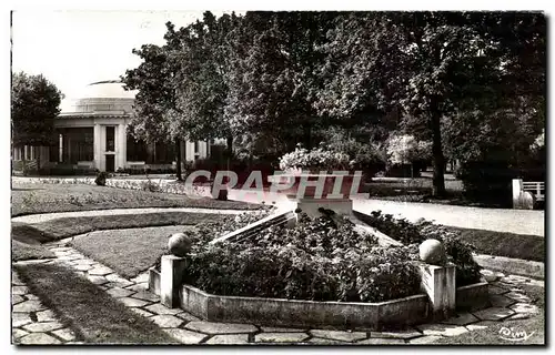 Cartes postales Vittel La Grande Source et les Jardins