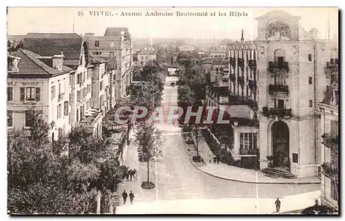 Cartes postales Vittel Avenue Ambroise Bouloumie et les Hotels