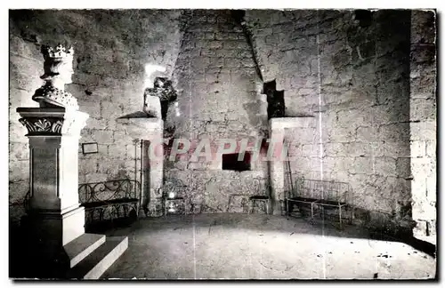 Cartes postales Dourdan ez de chaussee du Cheminee Stele Saint Louis