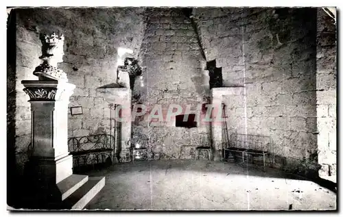 Cartes postales Dourdan Rez de chaussee du Donjon Cheminee Stele Saint Louis