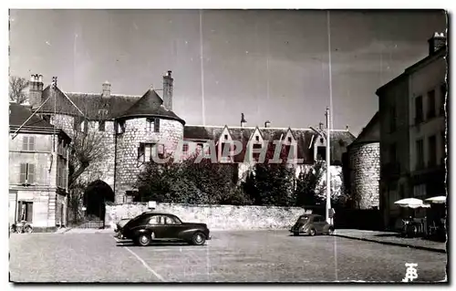 Ansichtskarte AK Dourdan Le Chateau Fort (debut XIII siecle) Le porche d entree