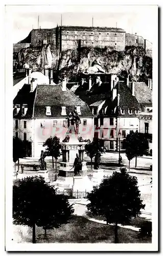 Cartes postales Belfort Le Monument des Trois Sieges et le Chateau