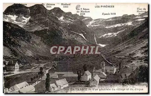 Cartes postales Gavarnie Vue generale du Village et du Cirque