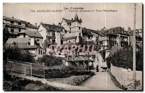 Ansichtskarte AK Les Pyrenees Argeles Gazost Vieiles Maisons et Tour Mendague