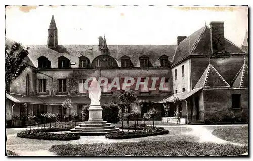 Cartes postales Franciscaines de Champfleur Sarthe Le Couvent et la cour interieure