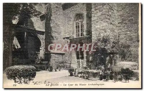 Cartes postales Le Mans La Cour du Musee Archeologique