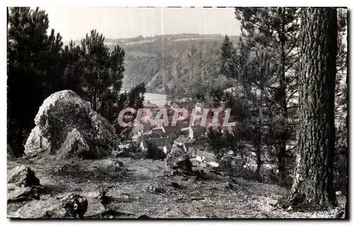 Ansichtskarte AK Saint Leonard Des Bois Vue du Bourg a travers les Plns