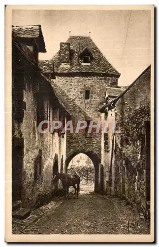 Ansichtskarte AK Salers (Cantal) Porte de la Martille Cheval Horse