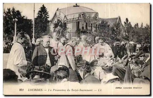 Cartes postales Lourdes La Procession du Saint Sacrement
