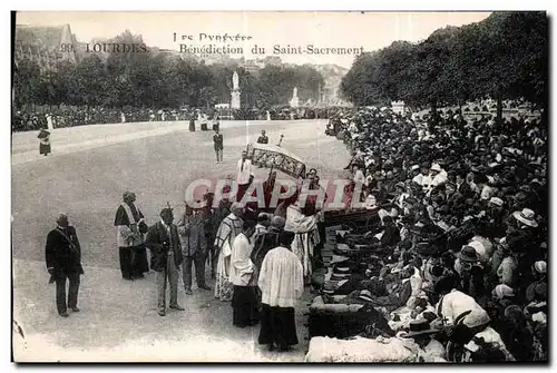 Ansichtskarte AK Lourdes Benediction du Saint Sacrement