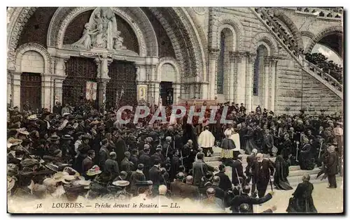 Ansichtskarte AK Lourdes Preche devant le Rosaire